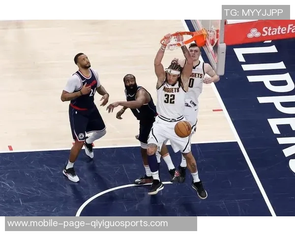 阿隆戈登半场表现出色与约基奇默契配合贡献16分5板2助 阿隆戈登半场表现出色与约基奇默契配合贡献16分5板2助